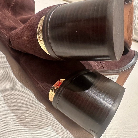 Michael Kors Paulette brown knee high suede boots . - Picture 8 of 9